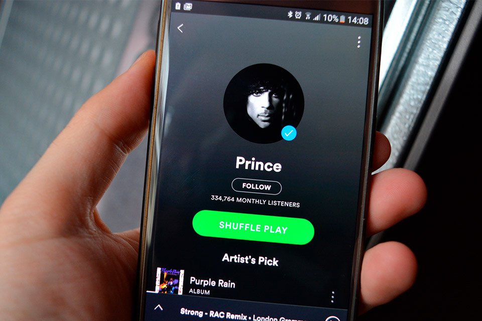 O investimento em podcast visa diversificar as fontes de renda do Spotify