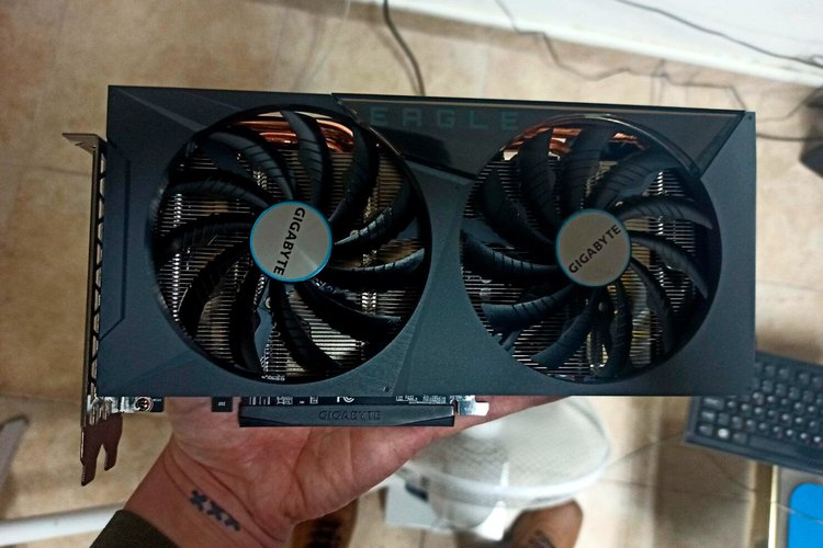 RTX 3060 Eagle, feita pela Gigabyte