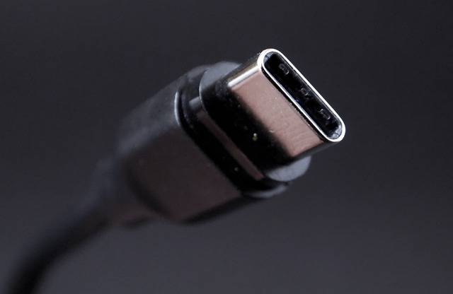 USB-C é mais veloz e versátil, mas mudou o conector em relação aos demais tipos de USB.