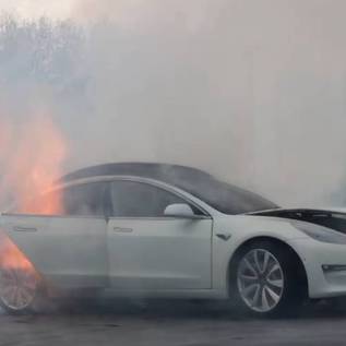 Imagem de Como explodir um Tesla 3? Youtuber revela passo a passo de pegadinha