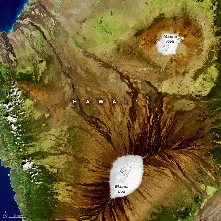 Neve toma conta dos vulcões Mauna Kea e Mauna Loa, no Havaí