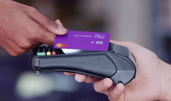 Nubank lança novo cartão de crédito para clientes com nome