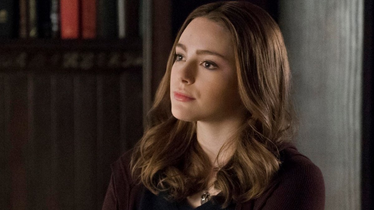 Legacies': Hope enfrenta uma dura realidade na promo oficial do episódio  04×04; Confira! - CinePOP