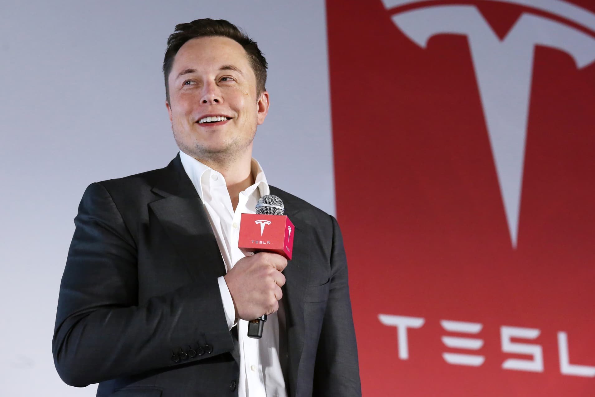 Novamente, Elon Musk volta a ser o 2º homem mais rico do mundo.