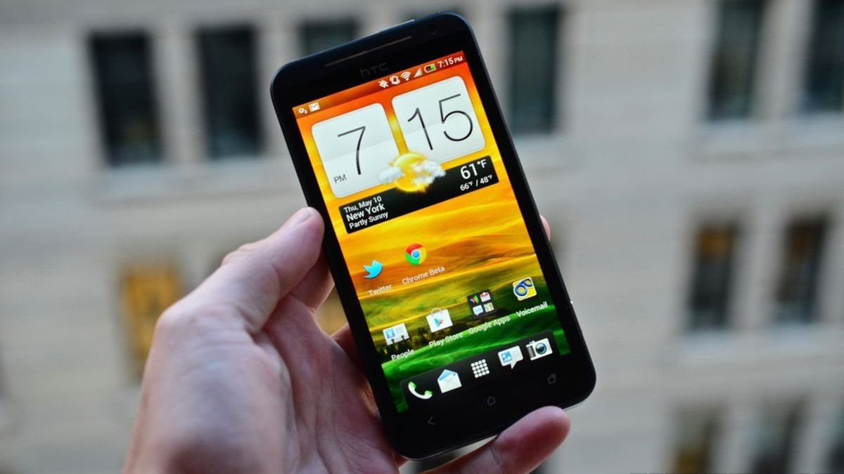 O HTC Evo 4G foi o primeiro smartphone com suporte ao 4G no mercado. (Fonte: The Verge / Reprodução)