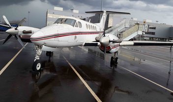 Leilão da Receita tem Macbooks, celulares e até um avião