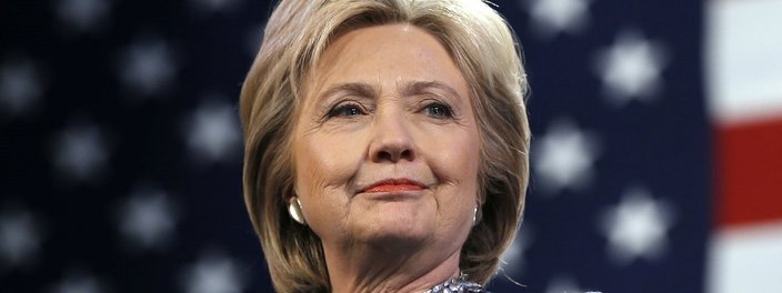Imagem de: Edie Falco será Hillary Clinton em Impeachment: American Crime Story