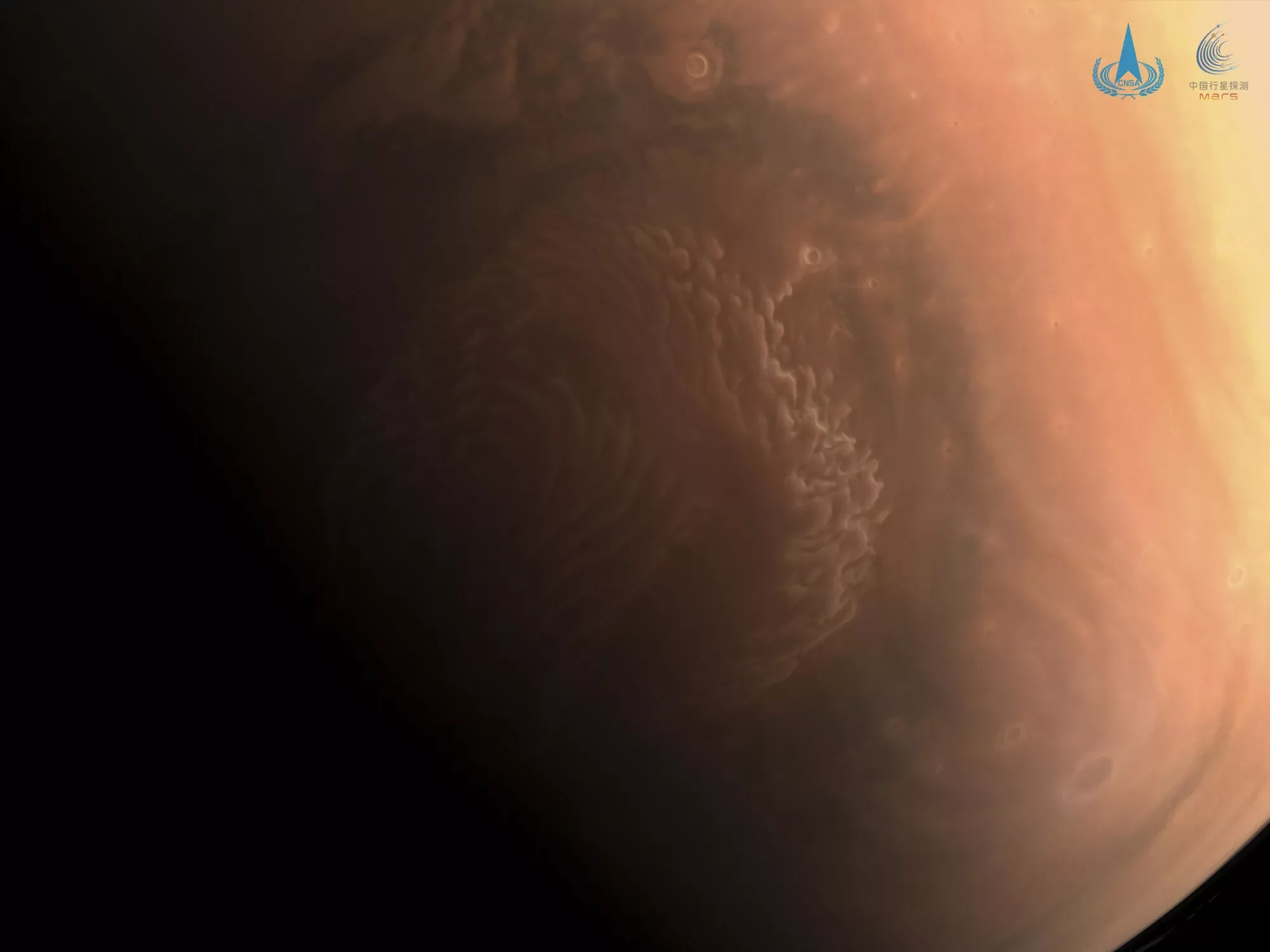 Imagem colorida de Marte enviada pela sonda Tianwen-1 da China.