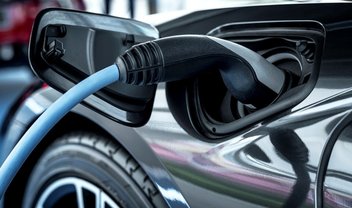 Startup quer recarregar carros elétricos em 5 minutos