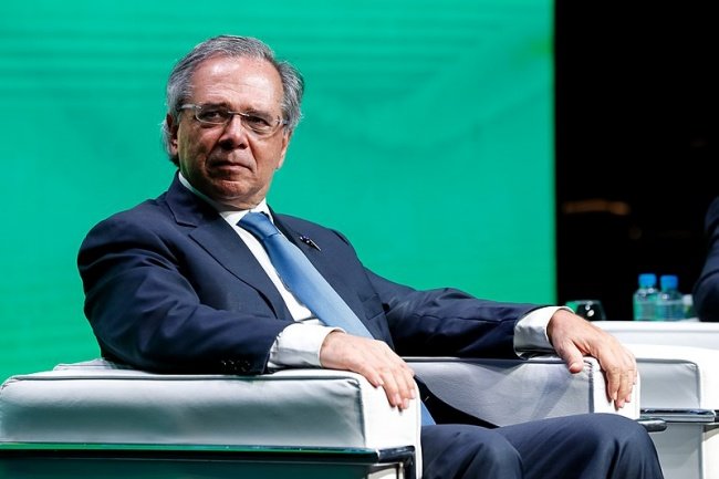 Paulo Guedes detalhou os valores que serão pagos no Auxílio Emergencial em 2021.