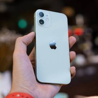 Imagem de iPhone 12 Mini 'vende mal' e sofre corte de produção
