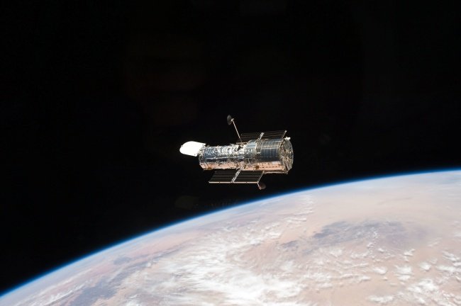 O Hubble ainda está com alguns instrumentos "travados".