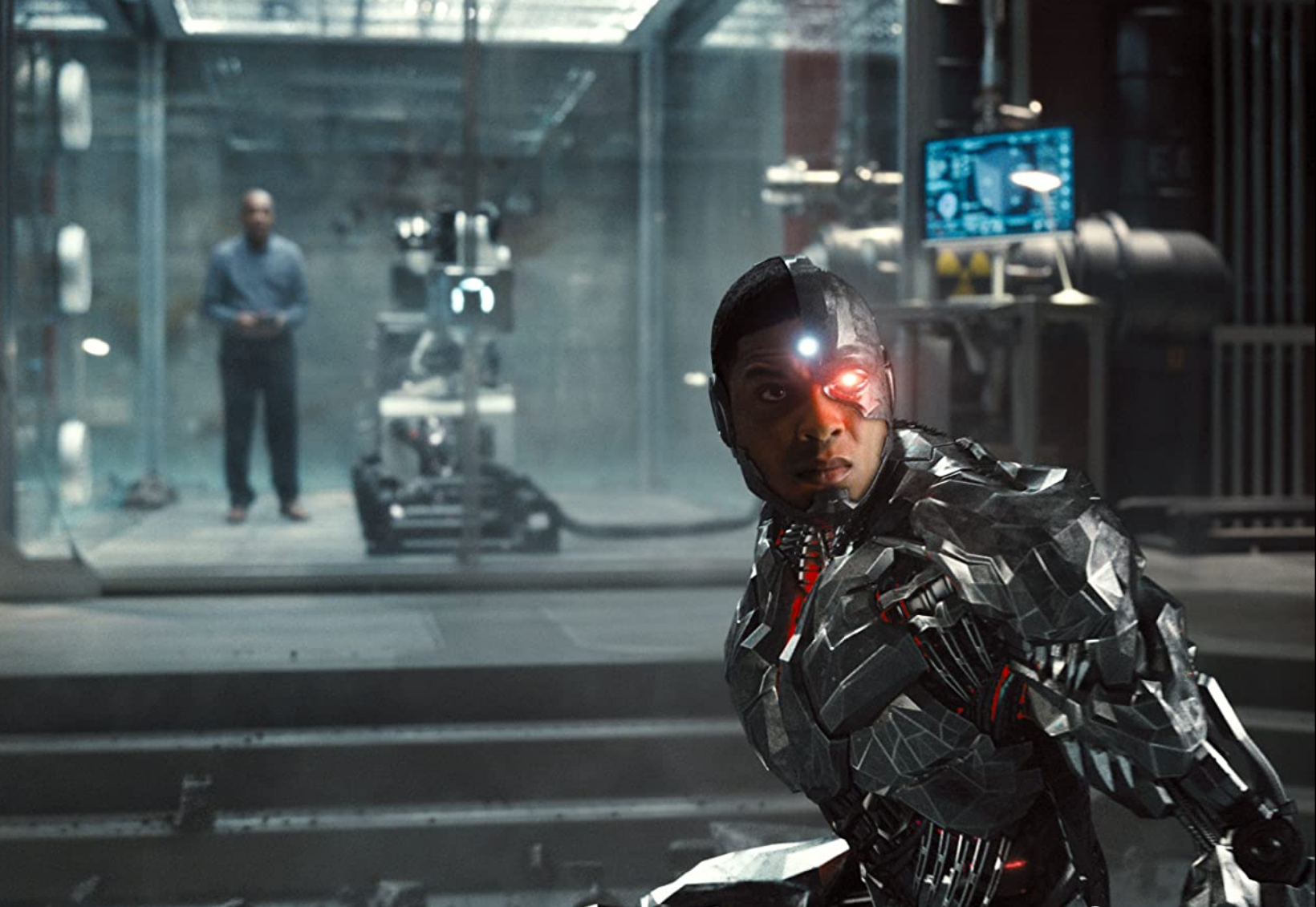 Atuação de Ray Fisher como Ciborgue é um dos principais destaques do filme.
