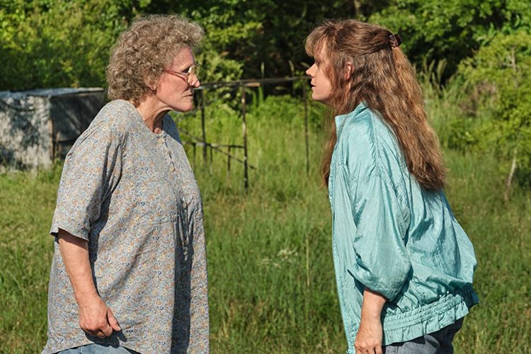 Glenn Close e Amy Adams em Era uma Vez um Sonho (2020).