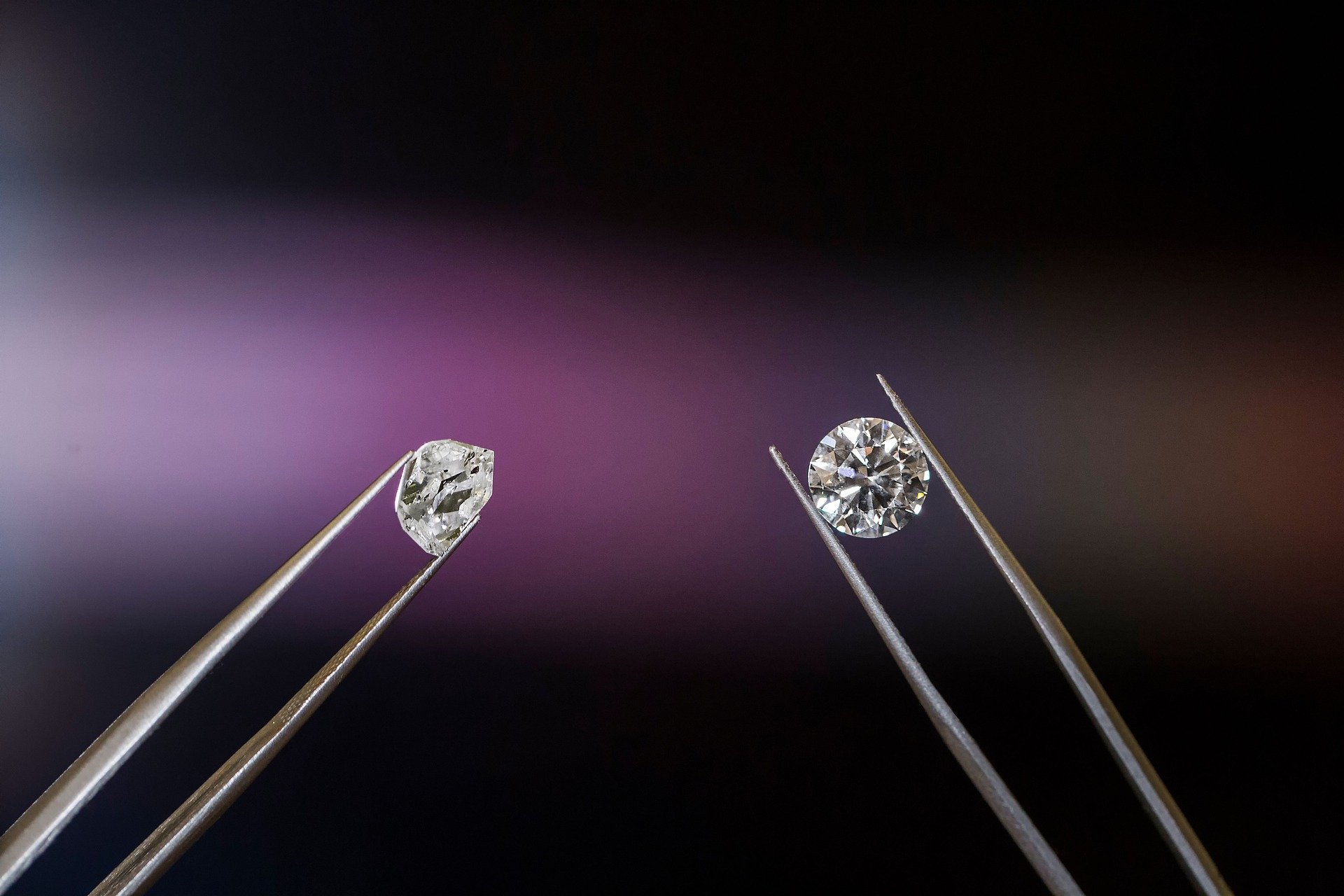 Diamantes feitos de gás carbônico pode indicar nova tendência do comércio de joias preciosas