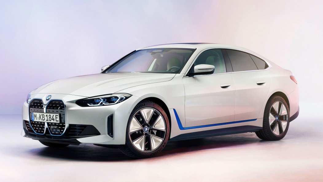 Conheça o BMW i4, novo sedã elétrico da montadora alemã.