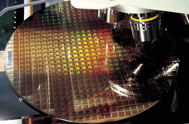 Wafers que são transformados em processadores em uma das fábricas da TSMC.