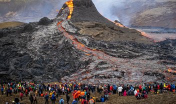 Drone registra imagens incríveis de erupção vulcânica na Islândia