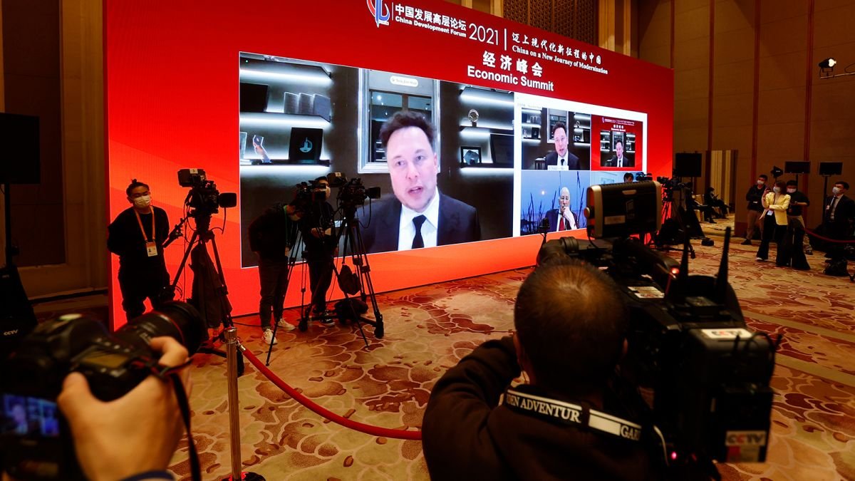 Musk comentou sobre o assunto no painel virtual do Fórum de Desenvolvimento da China no sábado (20).