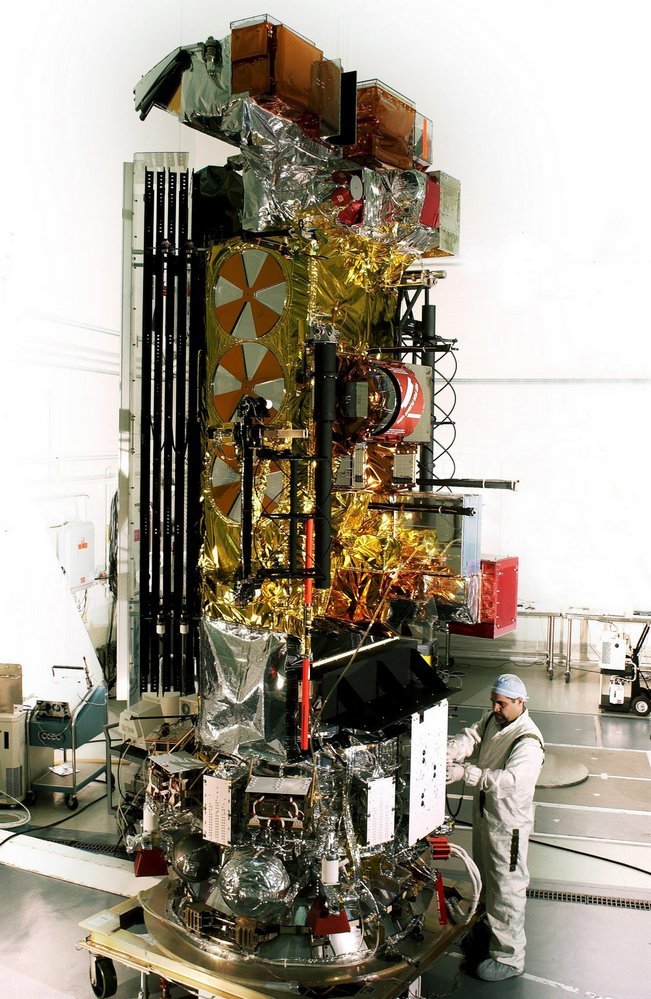 O NOAA-17 antes de seu lançamento, em 8 de junho de 2002.