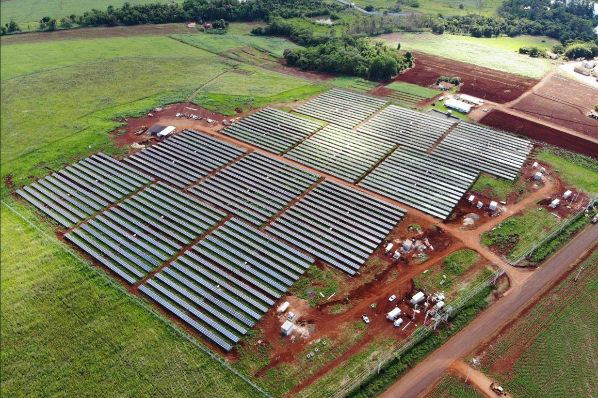 Copel inaugurou três unidades geradoras da Usina Solar Fotovoltaica Bandeirantes no Norte do Paraná.