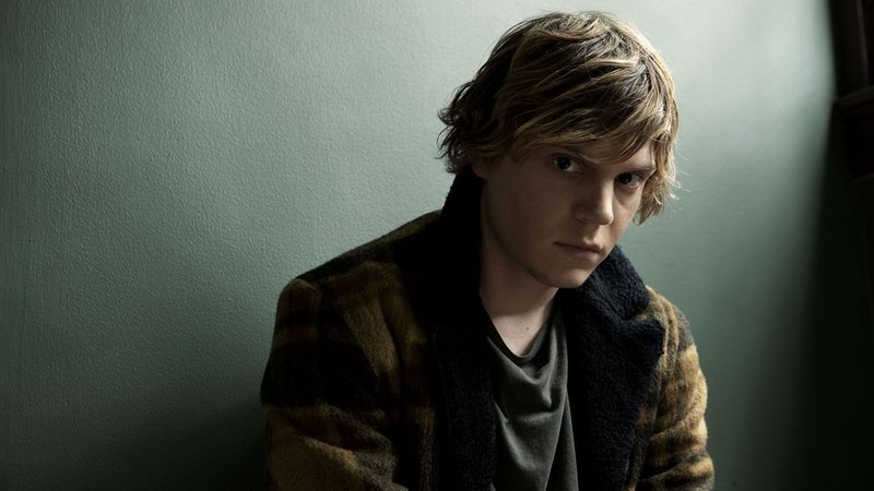 Evan Peters em American Horror Story