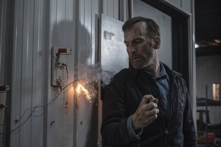 Bob Odenkirk em Anônimo
