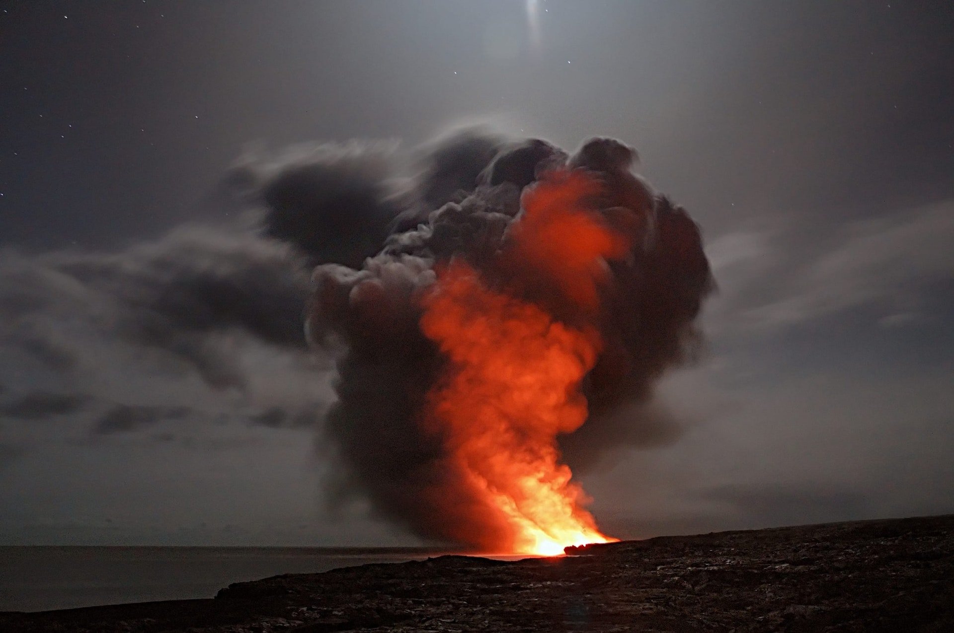 Erupções vulcânicas ajudaram a aquecer o planeta.