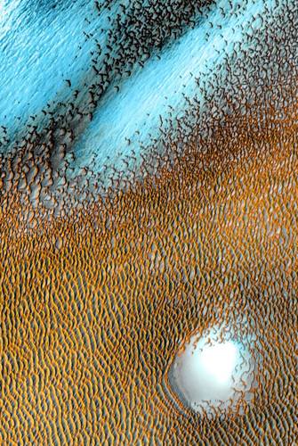 Dunas em Marte. (Fonte: NASA / JPL-Caltech / ASU via Futurism / Reprodução)