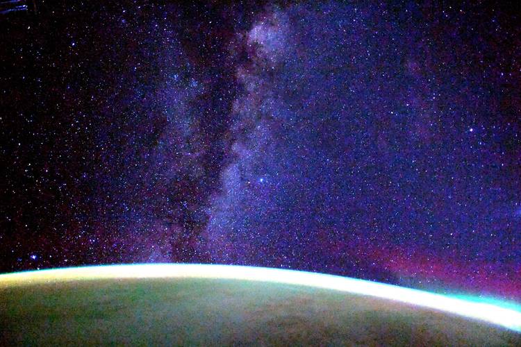 Astronauta japonês compartilha um pouco de seu dia a dia no espaço.