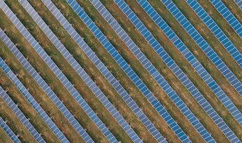 Amazonas ganha usina solar fotovoltaica com 2.880 painéis