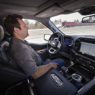 Imagem de BlueCruise, o 'Autopilot da Ford' permite dirigir sem as mãos