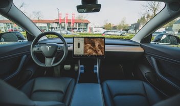 Musk nega que Autopilot estava ativado em acidente fatal nos EUA