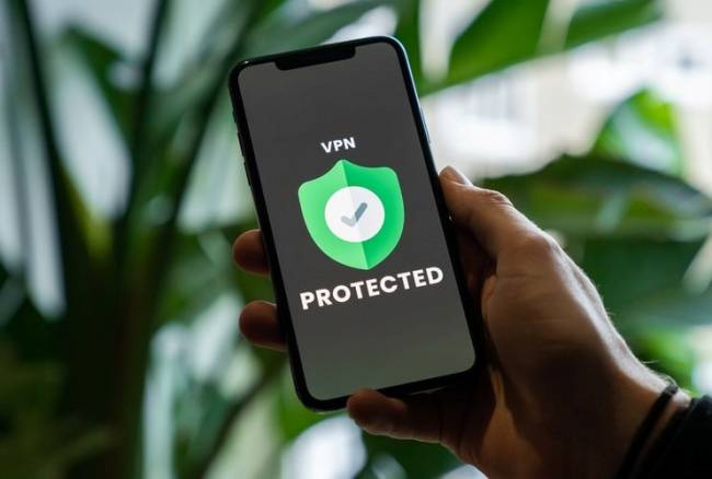 Usuários de VPNs da empresa tiveram as senhas roubadas.