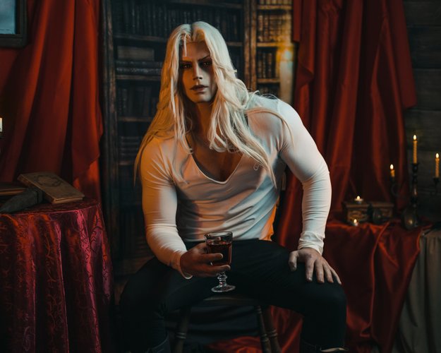 Cosplay de Alucard impressiona pelo realismo