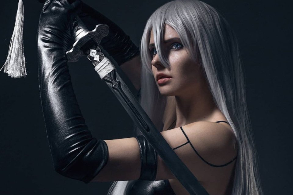 Fã faz cosplay sensacional de A2, personagem do game Nier: Automata