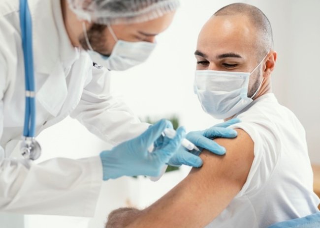 As farmacêuticas não apoiam a liberação das patentes das vacinas.