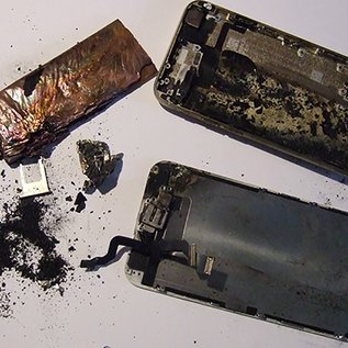 Imagem de Homem processa Apple por bateria de iPhone 6 explodir em seu rosto