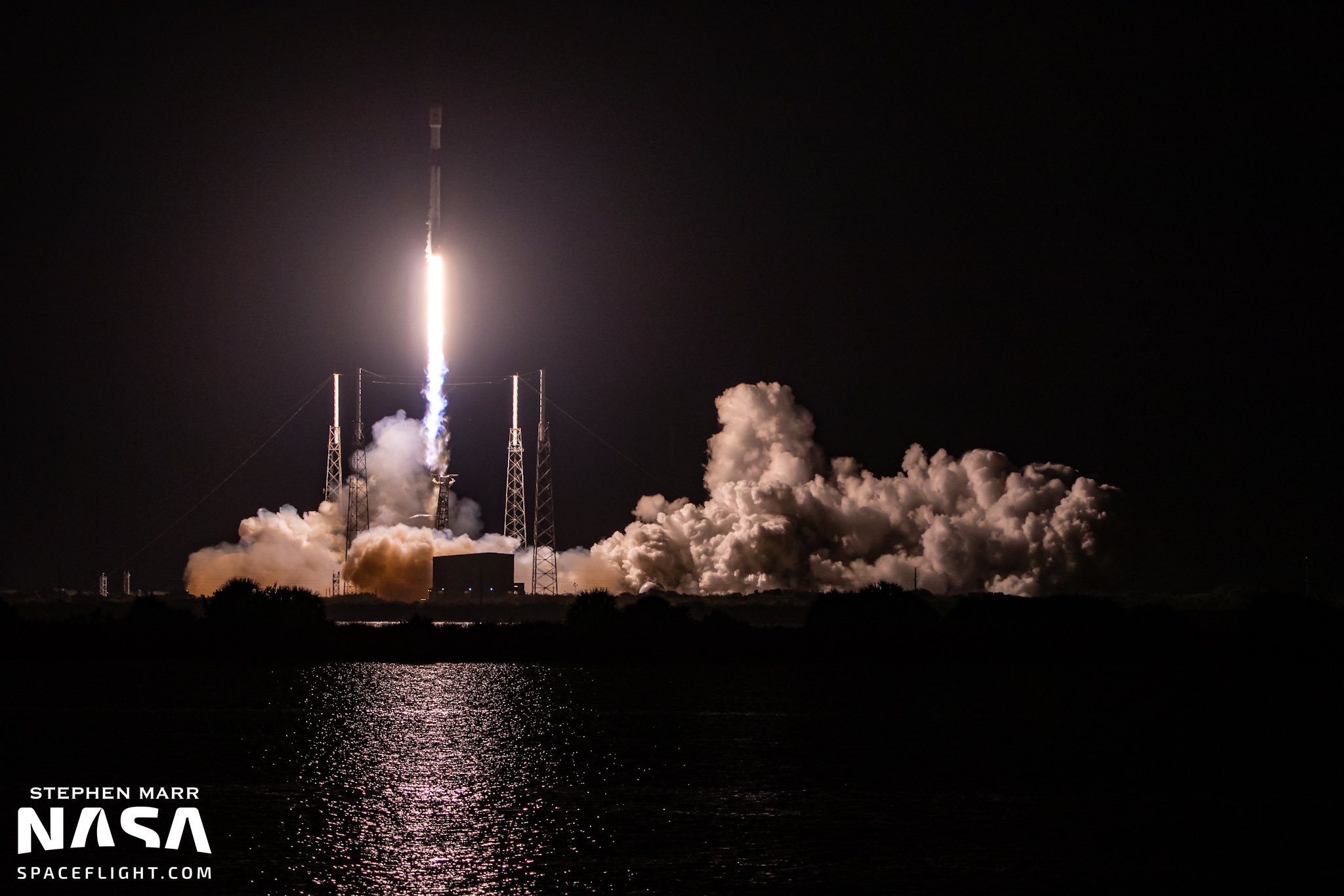 Falcon 9 completou sua 10ª missão com sucesso.