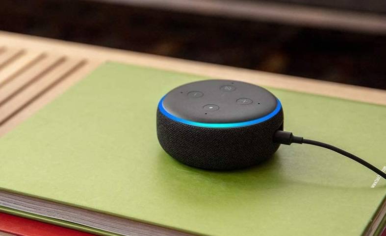 Um Echo Dot de 3ª Geração.