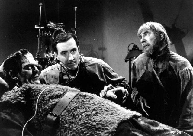 O ator Bela Lugosi, mais famoso por ter feito o papel de Conde Drácula, também foi Igor no filme O Filho de Frankenstein (1939).