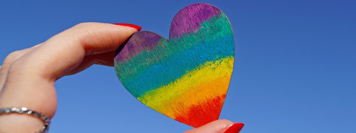 Imagem de: Dia Internacional Contra a Homofobia: 8 documentários LGBTQ+ essenciais