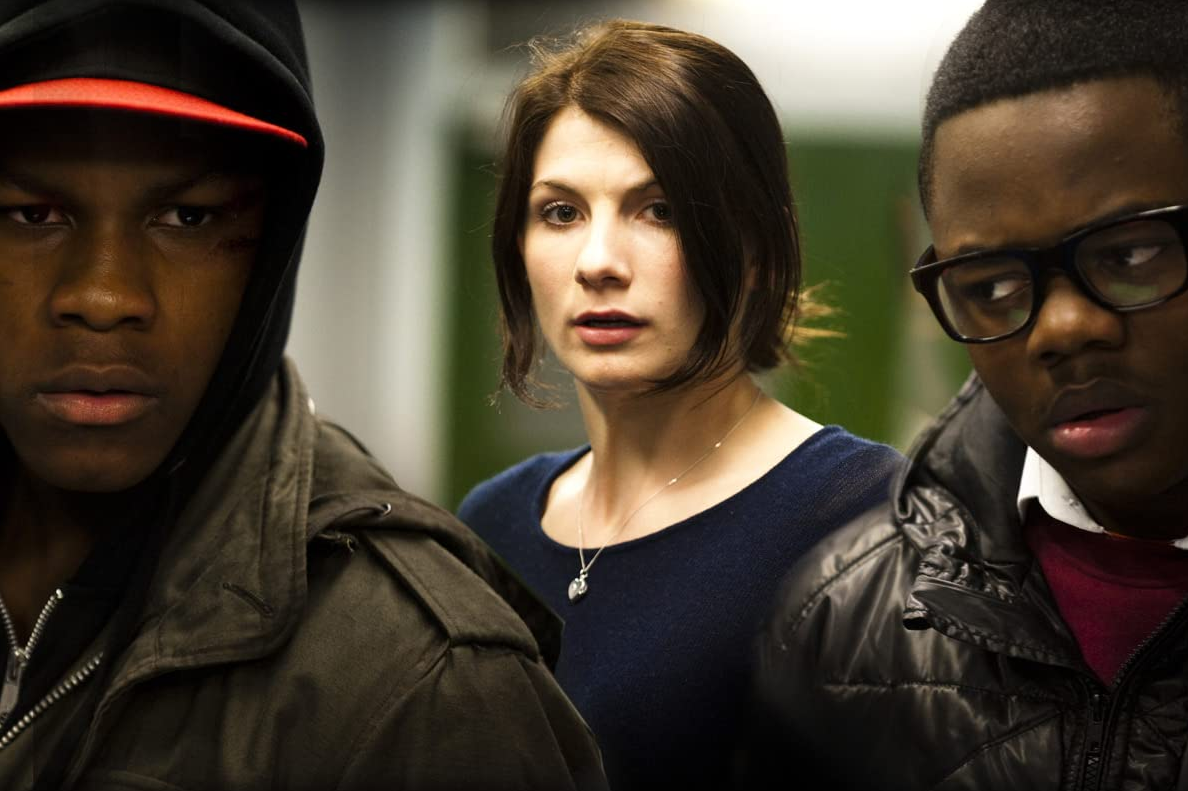 John Boyega, Jodie Whittaker e Leeon Jones em 'Ataque ao Prédio'.