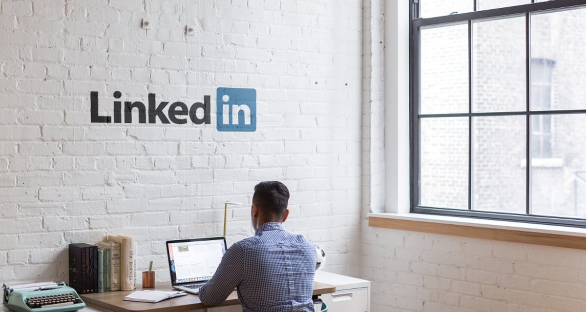 China notifica LinkedIn e outros apps por coleta ilegal de dados