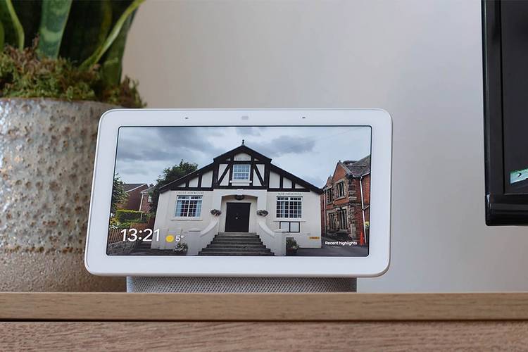 O Nest Hub é o primeiro aparelho da Google a receber o Fuchsia OS de maneira oficial.