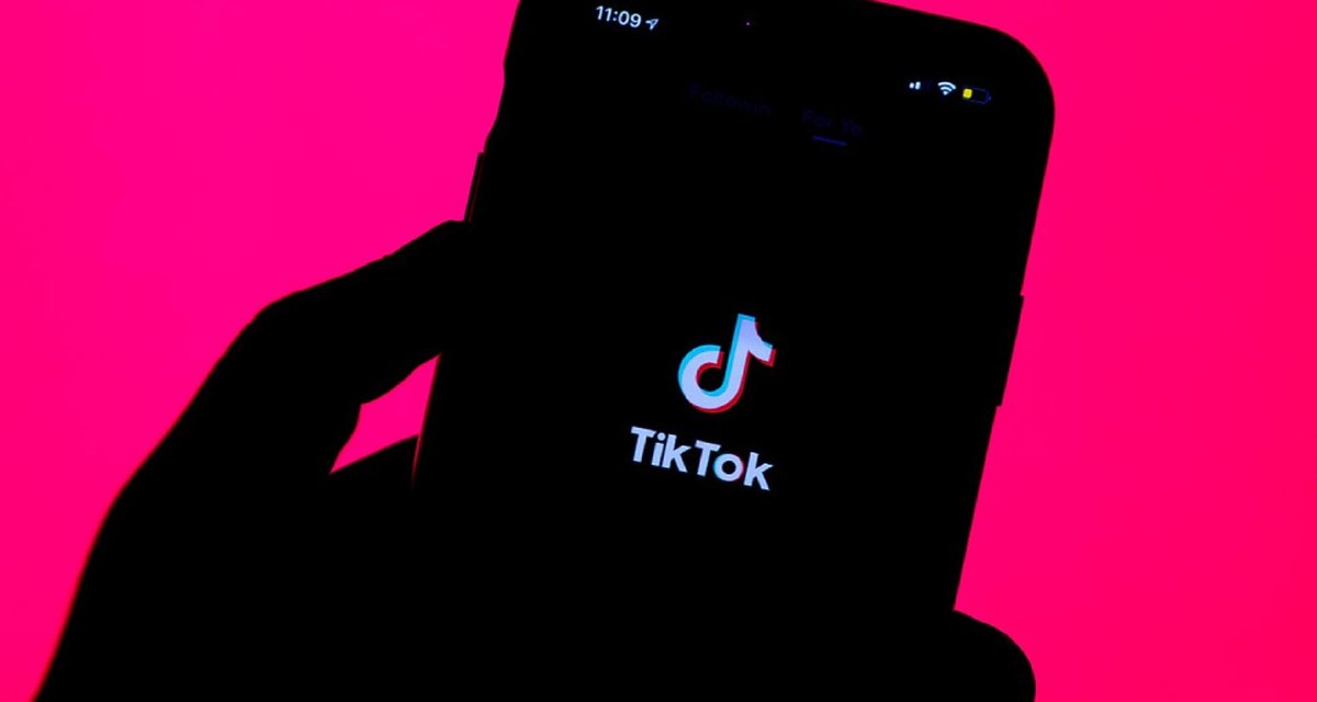 TikTok muda voz do efeito de texto em voz após ação judicial