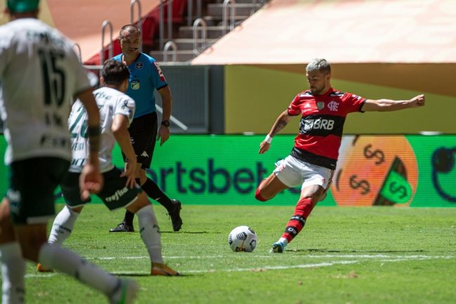 Flamengo x Palmeiras é um dos destaques da rodada.