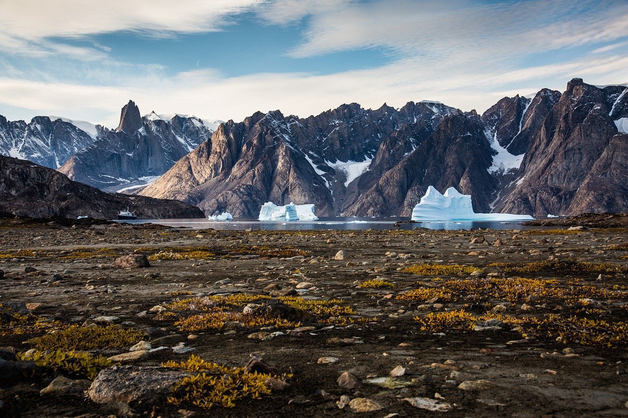 Pesquisadores sugerem que pedaços de rochas com alto teor de mercúrio são arrastados junto com gelo na região da Groenlândia.