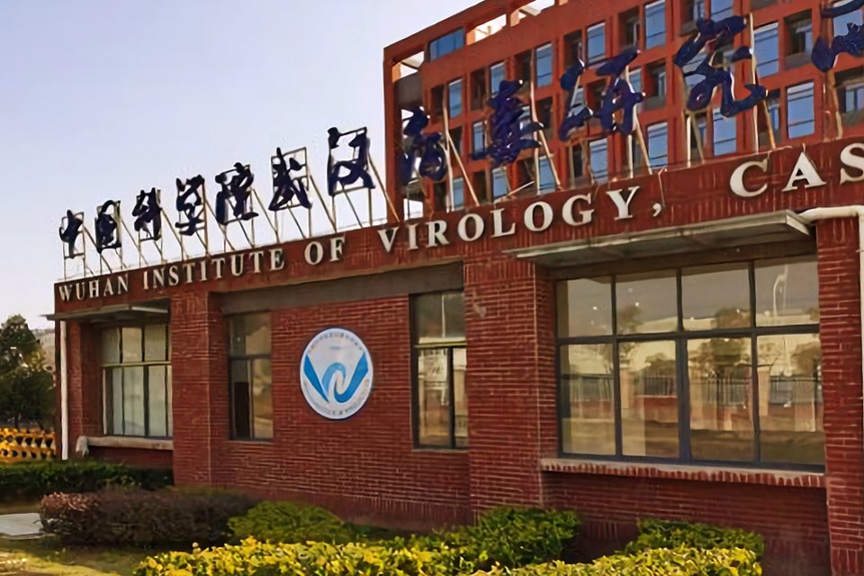 Instituto de Virologia de Wuhan, na China, deve voltar a ser alvo de investigação internacional.
