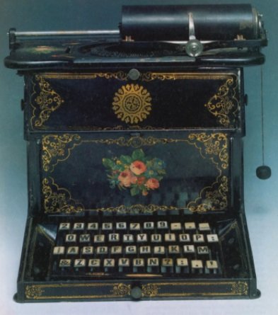 Um dos modelos de máquinas de escrever que popularizou o QWERTY.